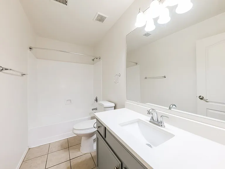 9847 W Irma Ln — Photo 15