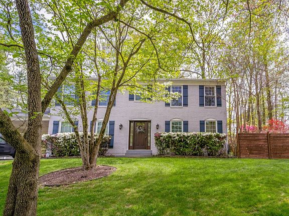 5th image of 2235 Abbotsford Dr