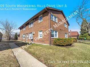 109 S Whispering Hills Dr APT A, Naperville, IL 60540