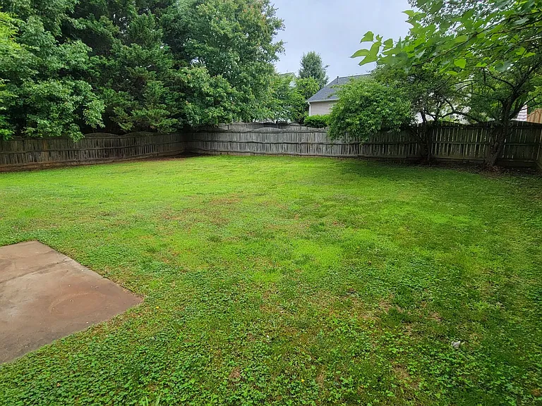 114 Fawnbrook Dr — Photo 15