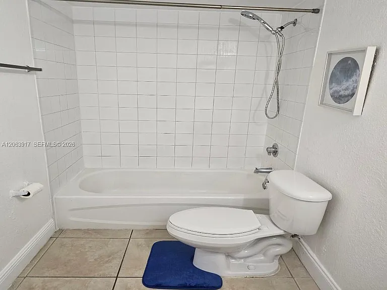 5201 Geneva Way #202 — Photo 5
