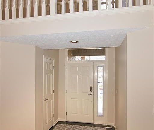 3rd image of 1024 Saratoga Cir