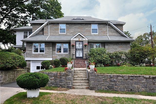 1st image of 112 Sycamore Ave