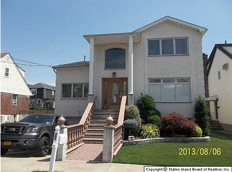 3rd image of 25 Tremont Ave