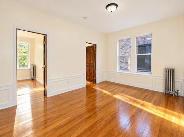 302 E 98th St APT 2R, Brooklyn, NY 11212