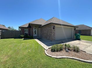 25326 White Lake Ave, Livingston, LA 70754