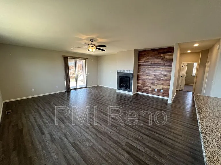 3025 Comstock Dr — Photo 9