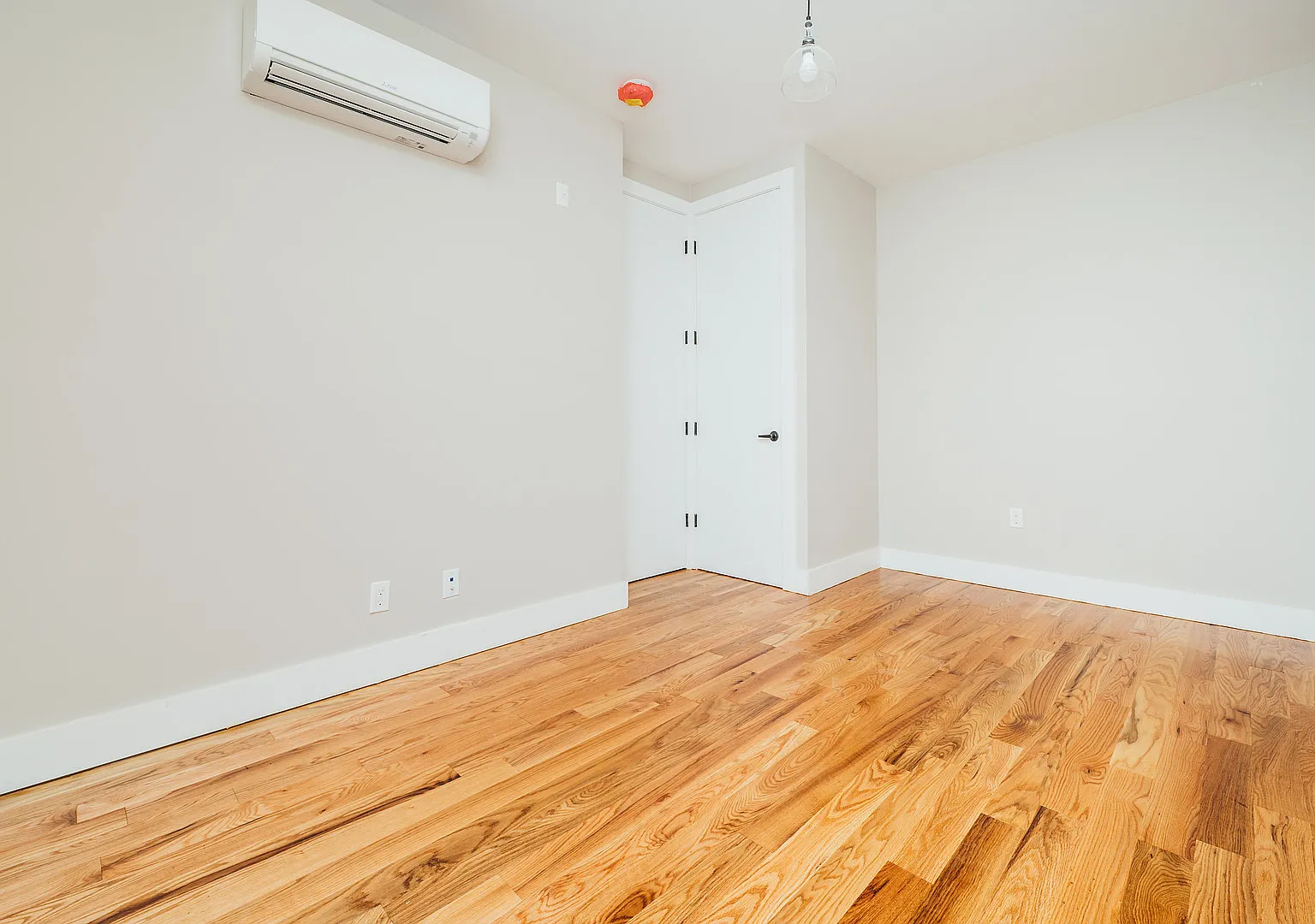 566 Maple Street — Photo 3