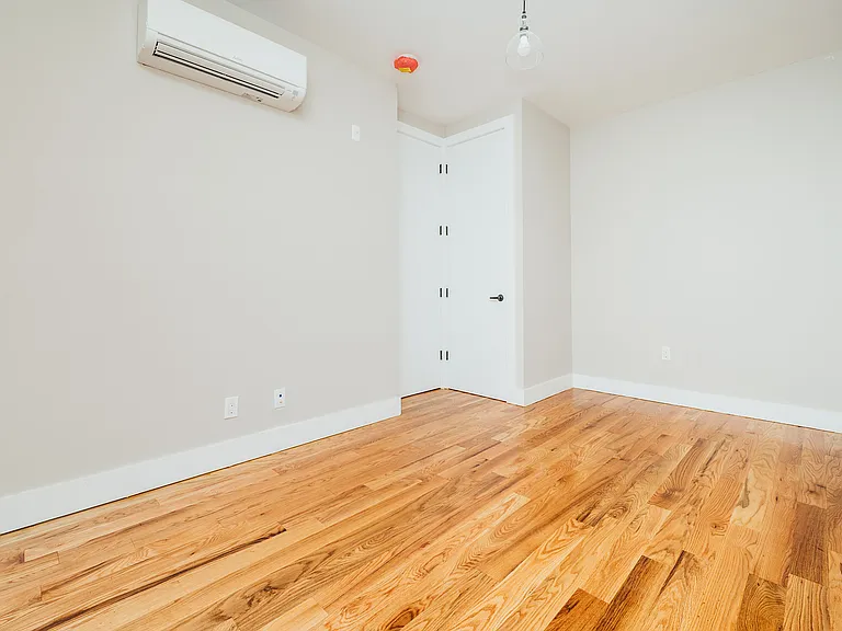 566 Maple St #2F — Photo 5