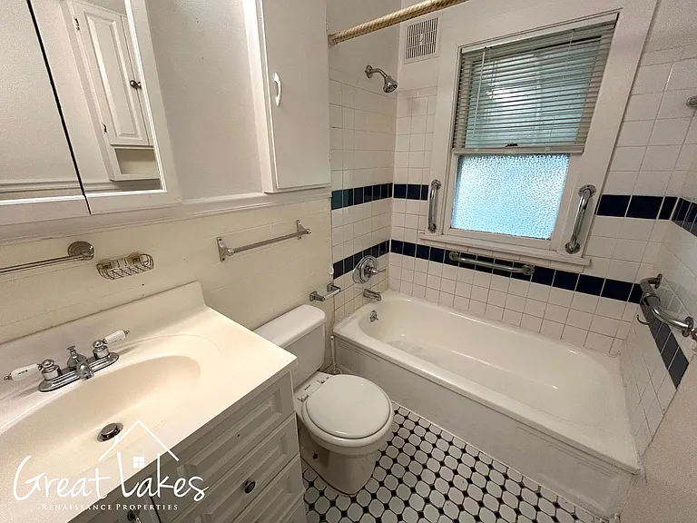 24601 Tallman Ave — Photo 11