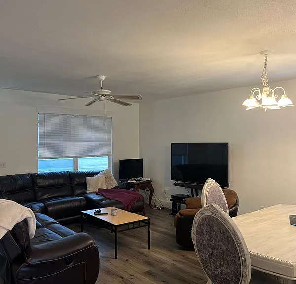 4233 Forest Island Dr — Photo 10