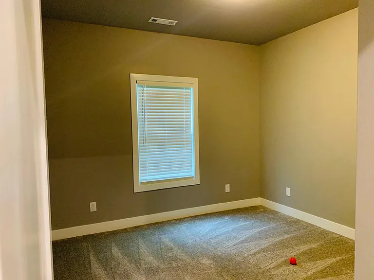 229 Wellington Dr — Photo 10