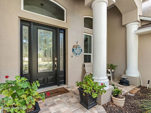 5th image of 5837 Arlington Cir