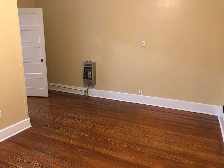 250 N Willett St — Photo 11