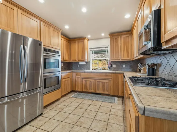 19095 North Dr, Jamestown, CA 95327