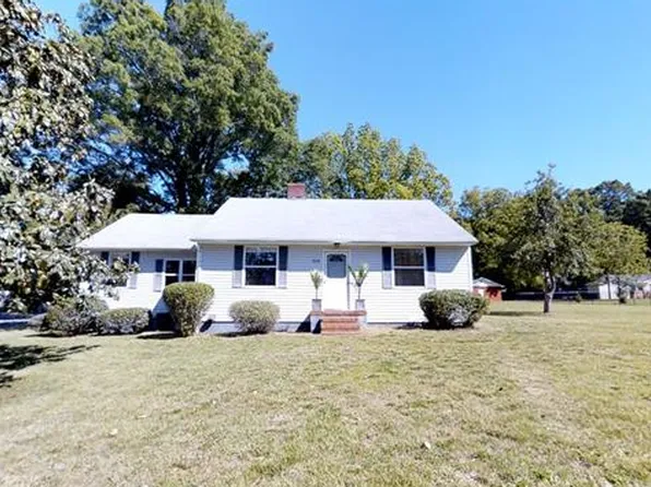 202 Mount Holly Huntersville Rd, Huntersville, NC 28078