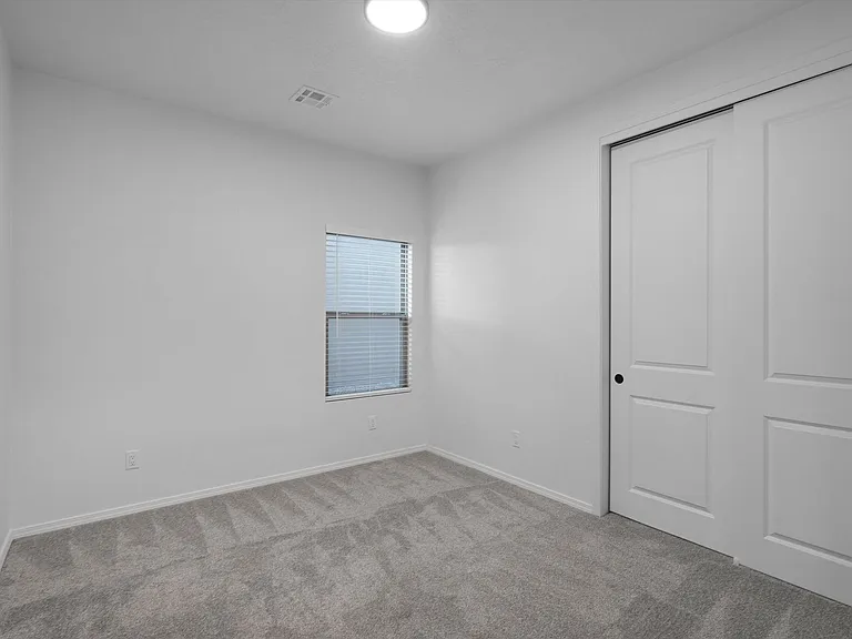 4017 Silver Springs Rd NE — Photo 23