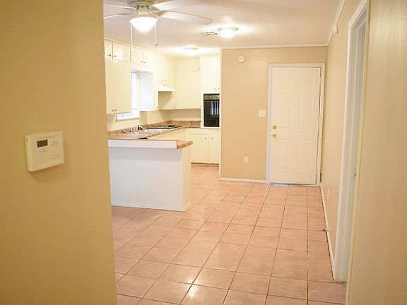 2nd image of 121 Marilyn St