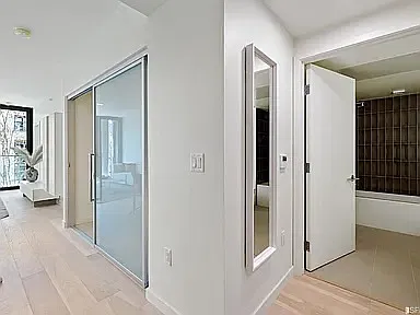 2 bed, 810 sqft, $6,150 — Photo 4