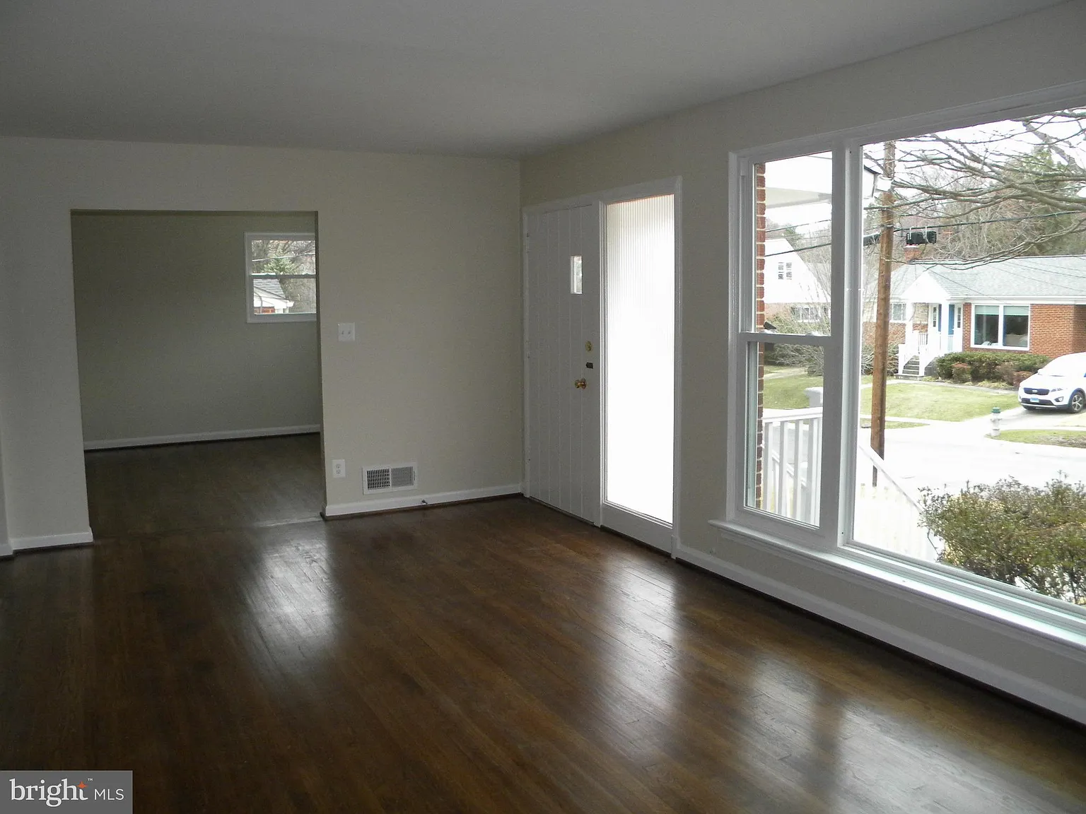 5 bed, 2.5 bath, 2624 sqft, $3,495 — Photo 3