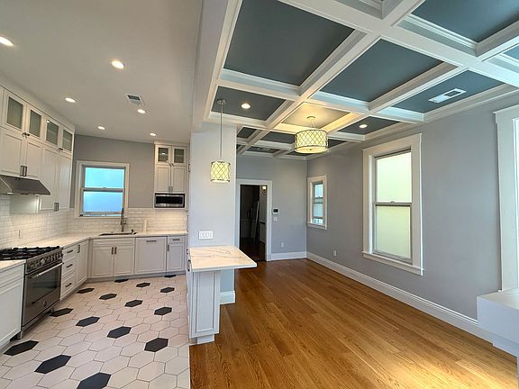 5th image of 1080 Shotwell St APT 4