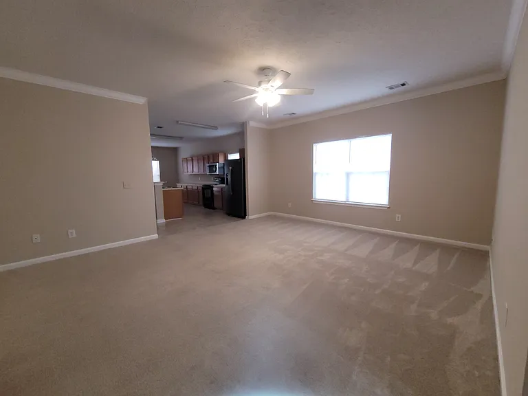 219 Wyndom Ct — Photo 2