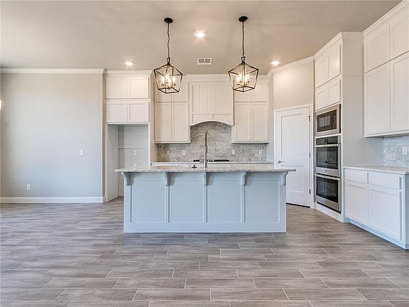5th image of 2712 Palazzo Cir