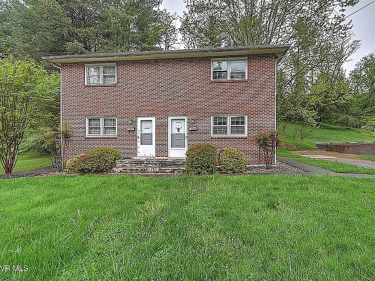 128 Sycamore Dr #128 — Photo 4