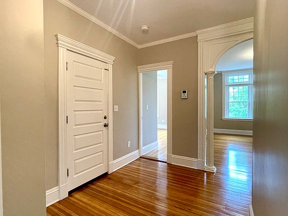 5th image of 5 Strathmore Rd APT 3
