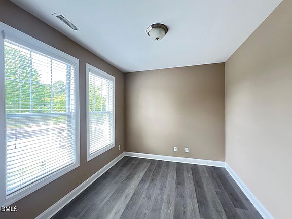 3rd image of 923 Rosepine Dr