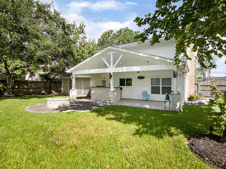 255 E Castle Harbour Dr — Photo 22