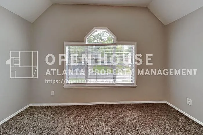 4015 Sharon Woods Dr — Photo 10