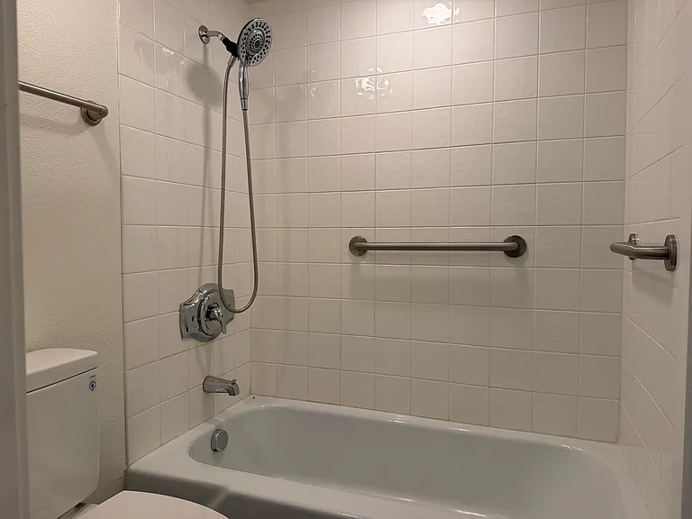 732 11th Ave E #404 — Photo 16