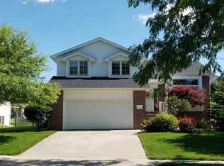 4833 Country Hill Rd, Lincoln, NE 68516