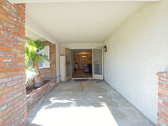 2nd image of 727 S Buena Vista St