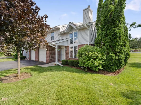 641 Westfield WAY #E, Pewaukee, WI 53072