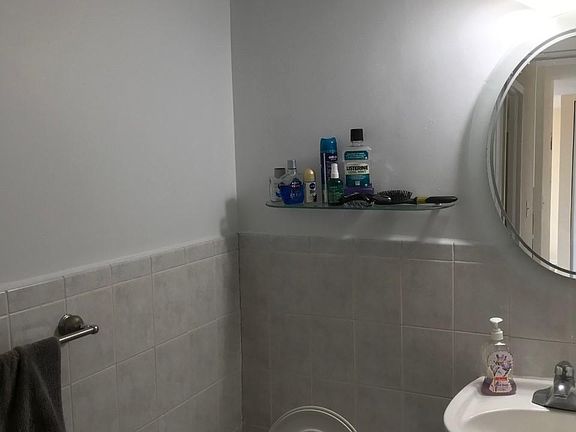 5th image of 515 Anderson Ave APT 3E