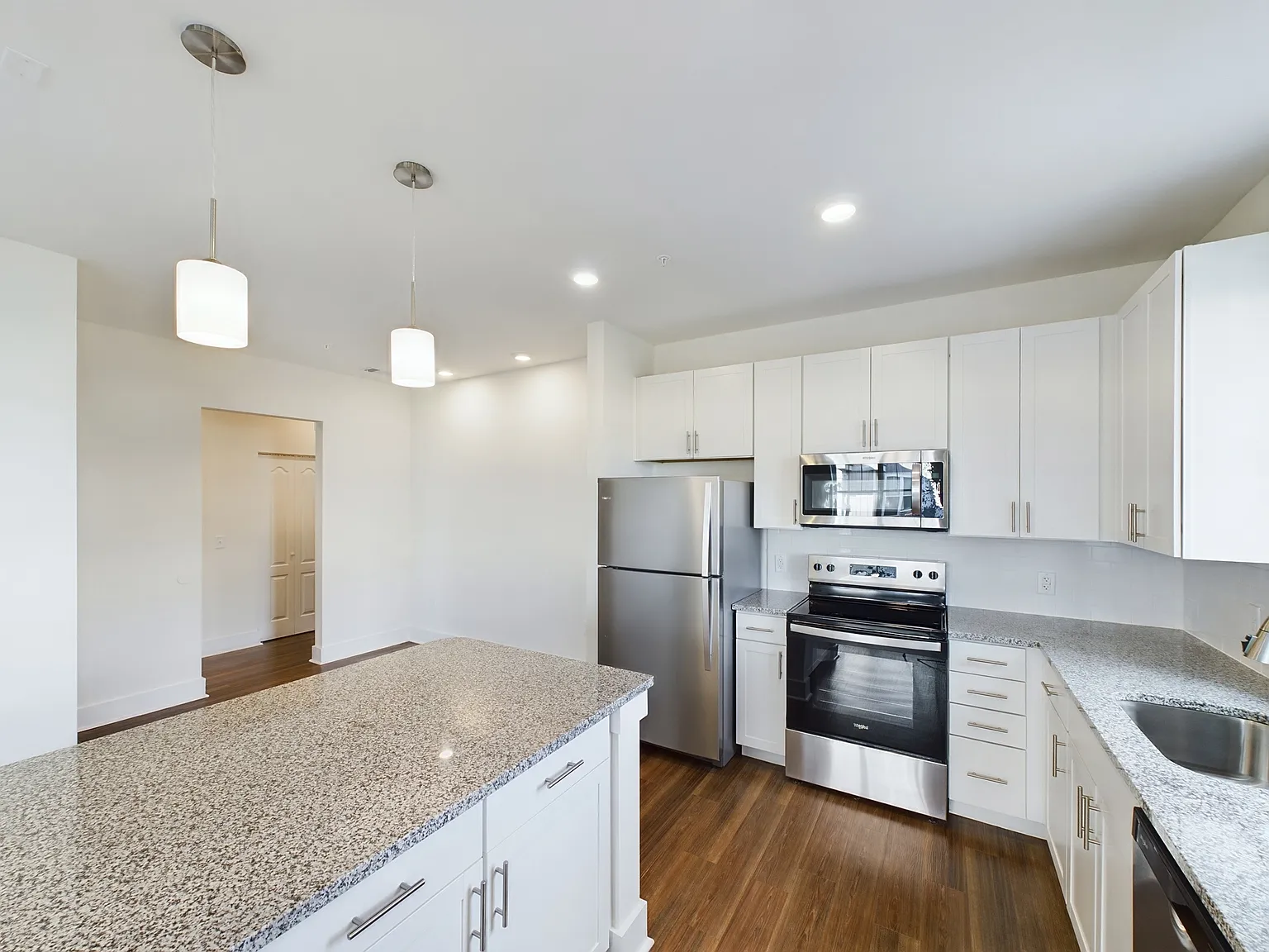 2 bed, 1150 sqft, $2,179 — Photo 2