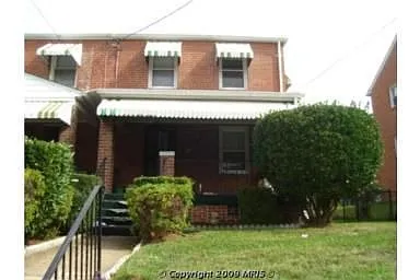 2204 U Pl SE photo 1