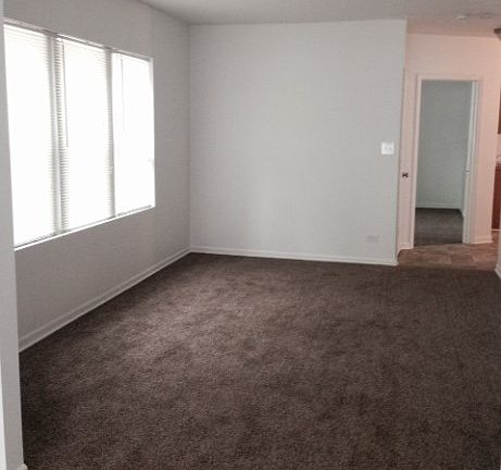 2nd image of 7956 S Burnham Ave