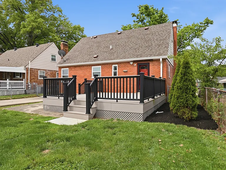 8330 Wexford Ave — Photo 49