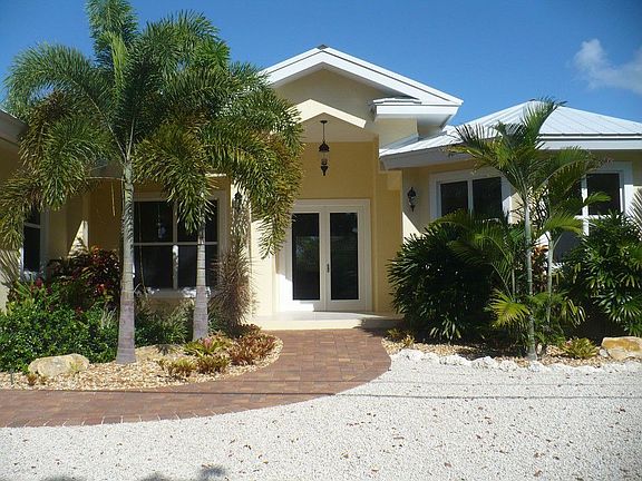 2nd image of 15 Ibis Ln