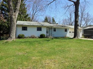 3775 Greentree Rd, Stow, OH 44224