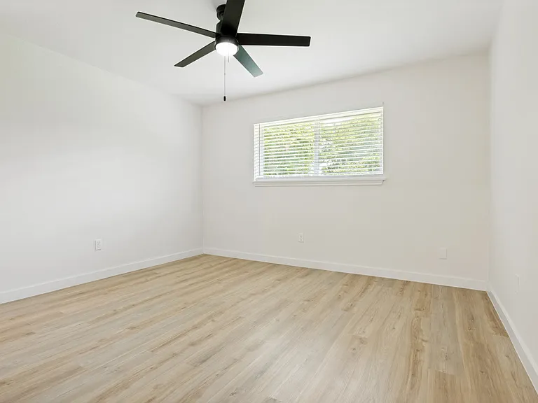 109 Sunset Dr — Photo 11