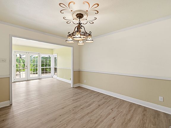 3rd image of 1320 CONTINENTAL DR