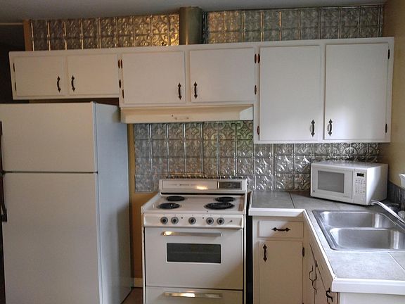 5th image of 929 Fort Wood St #B