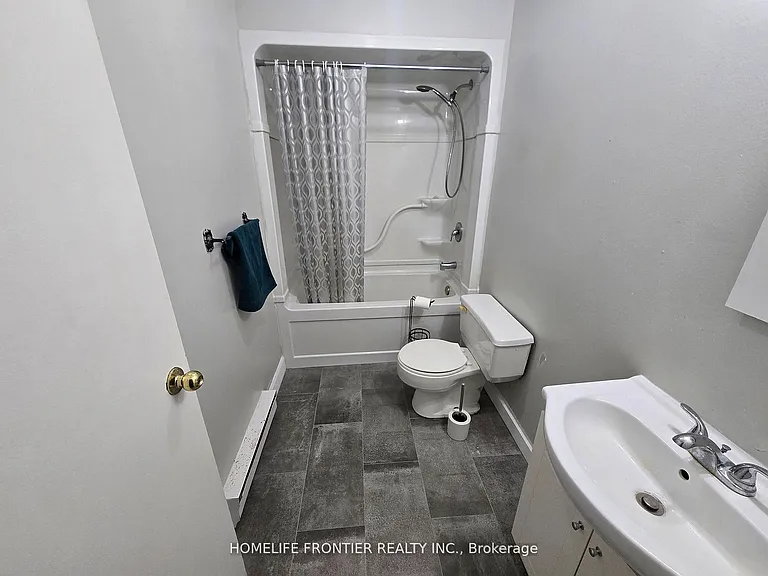 1015 Arnold St #2 — Photo 8