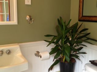 37 Moss St APT 1, Pawcatuck, CT 06379