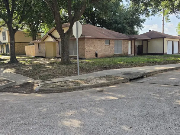 1502 Sudbury Dr, Pasadena, TX 77504
