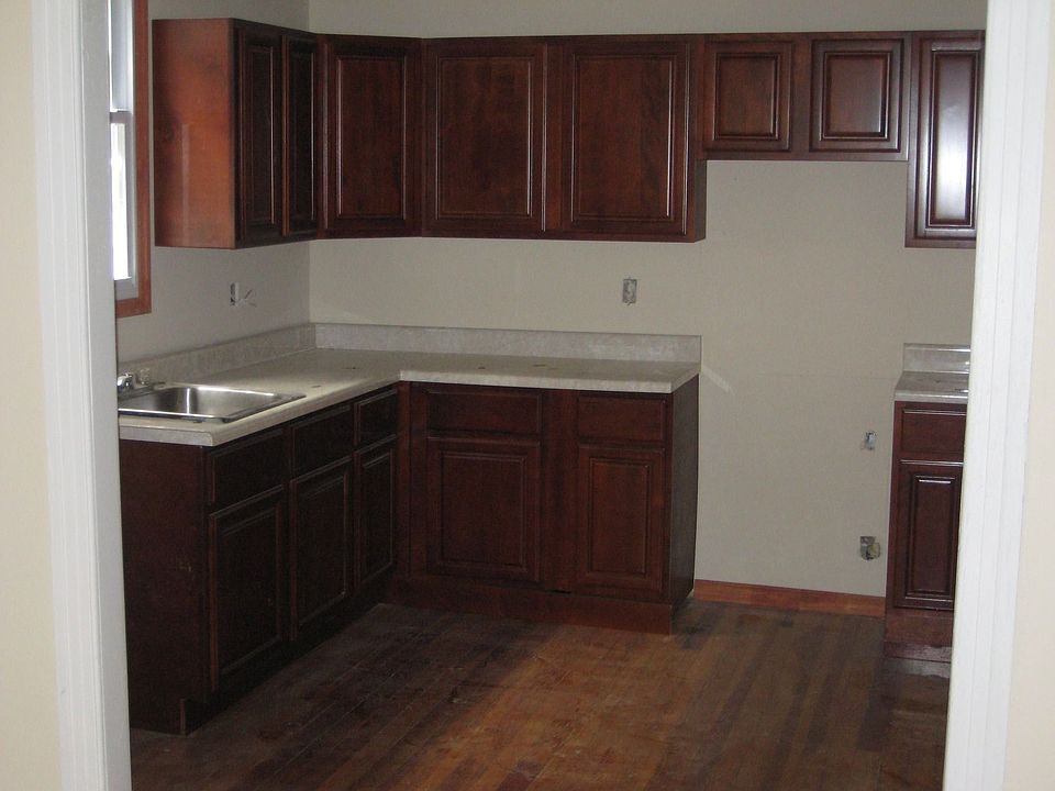 2nd image of 3983 Carpenter Ave